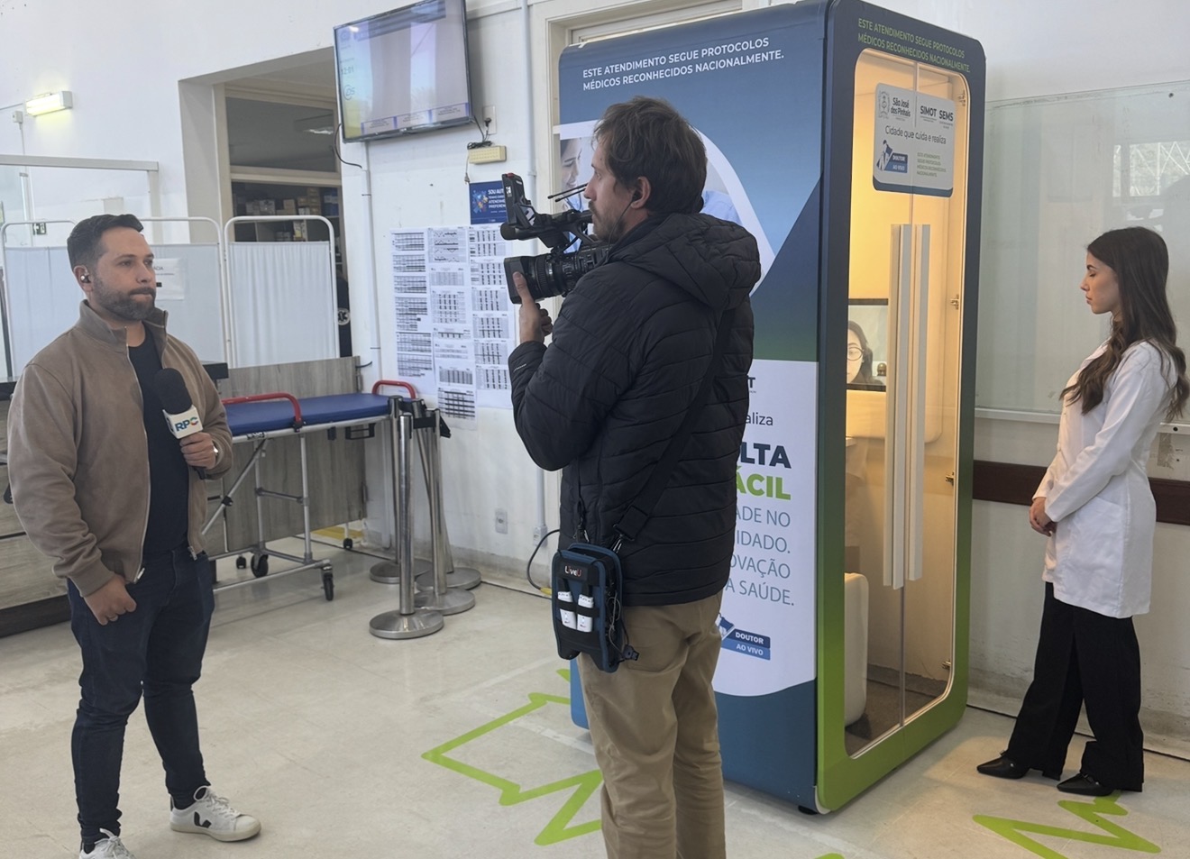Cabine com inteligência artificial no atendimento de uma UPA pública